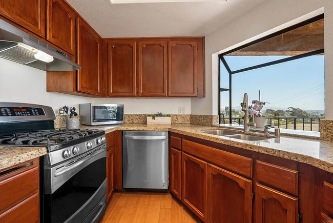 Building Photo - 2849 E St Unit 19