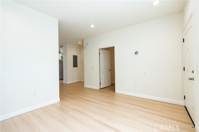 Photo - 111 E McLean St