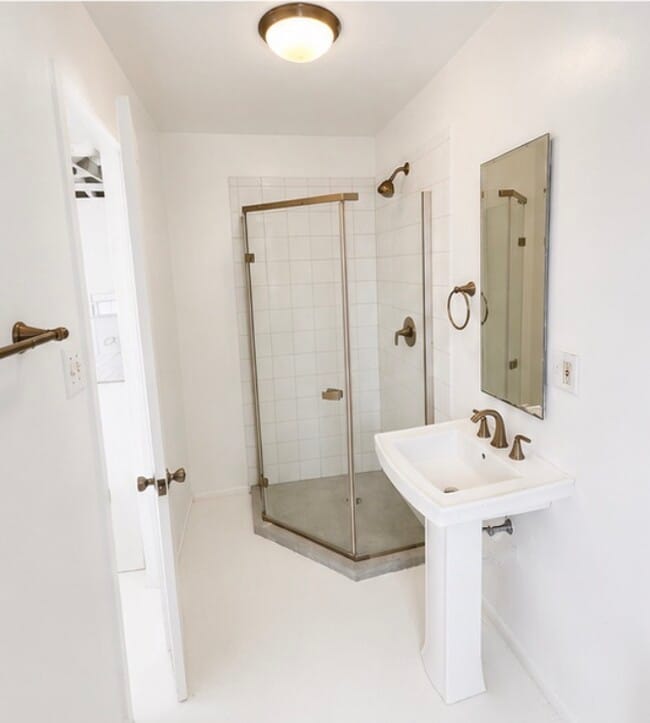 Photo - 1711 Walgrove Ave