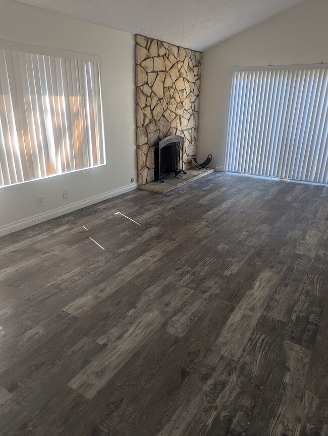 Living room w/ fireplace - 1015 Canal St Unit 1015 Canal St.