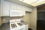 2BR, 2BA-824 SF - Town Square
