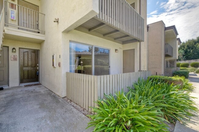 Photo - 432 Edgehill Ln