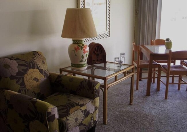 Photo - 43420 Illinois Ave