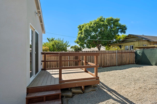 Photo - 2653 Newton Ave