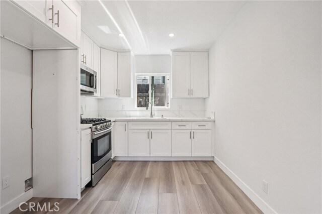 Photo - 11034 Scoville Ave