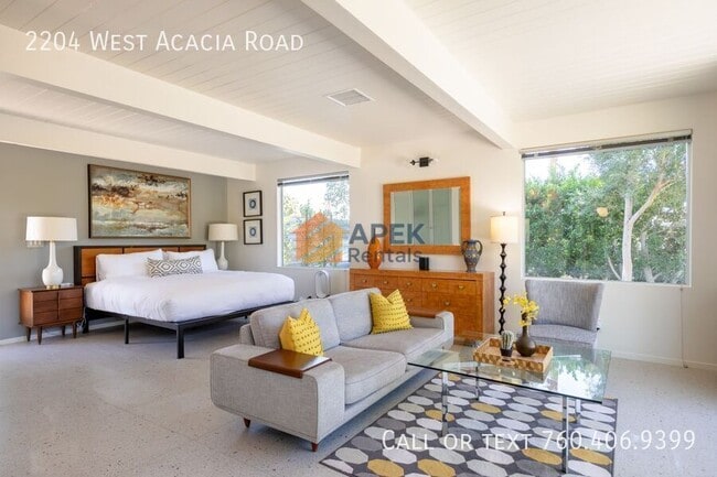 Photo - 2204 W Acacia Rd