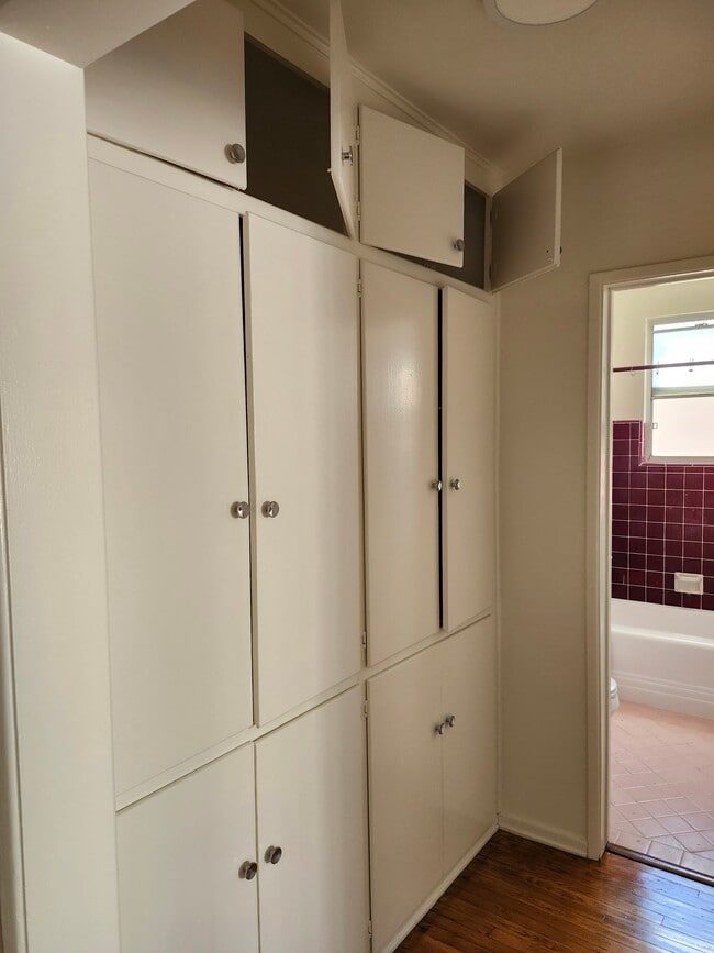 Photo - 1347 N Alta Vista Blvd Unit 3