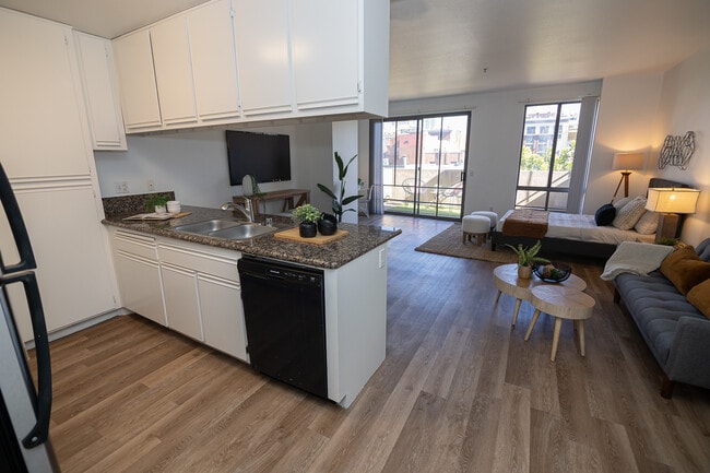 Photo - Horton 4th Avenue