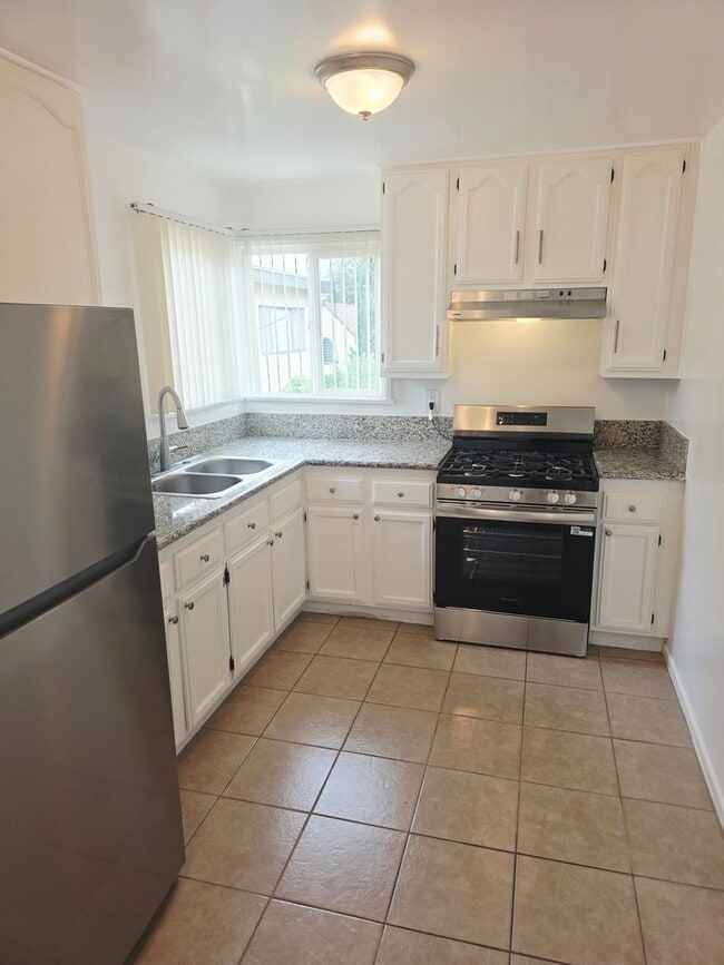 Photo - 1056 Linden Ave Unit B