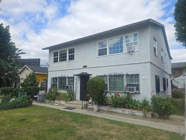 Outside- Main Building - 6336 1/2 Simpson Ave Unit 6336 1/2 Simpson