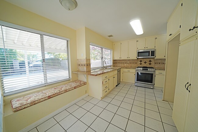 Photo - 27767 Crookshank Dr