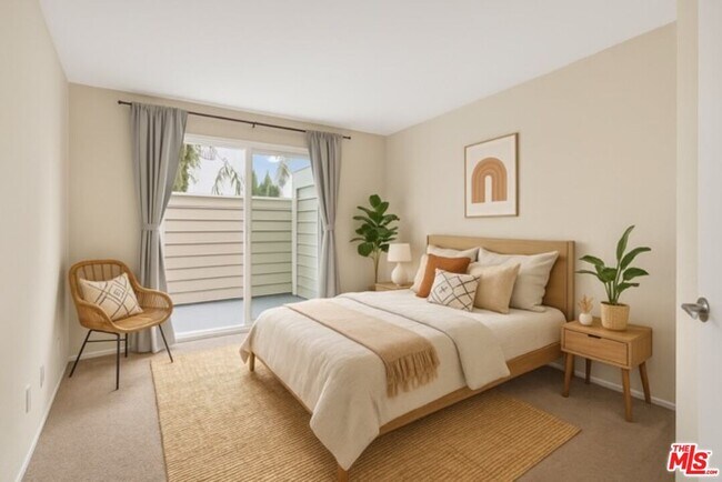 Photo - 1653 Micheltorena St Unit 3