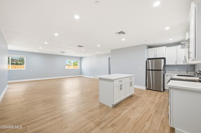 Photo - 13100 Filmore St