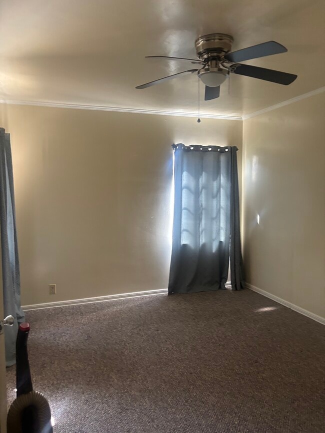 Photo - 4861 Dockweiler St
