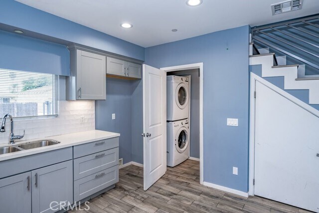 Photo - 6719 Vineland Ave