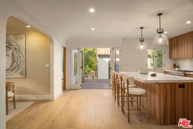 Photo - 8817 Ashcroft Ave