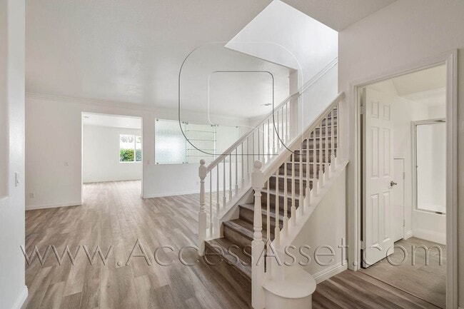 Photo - 8036 Englesma St