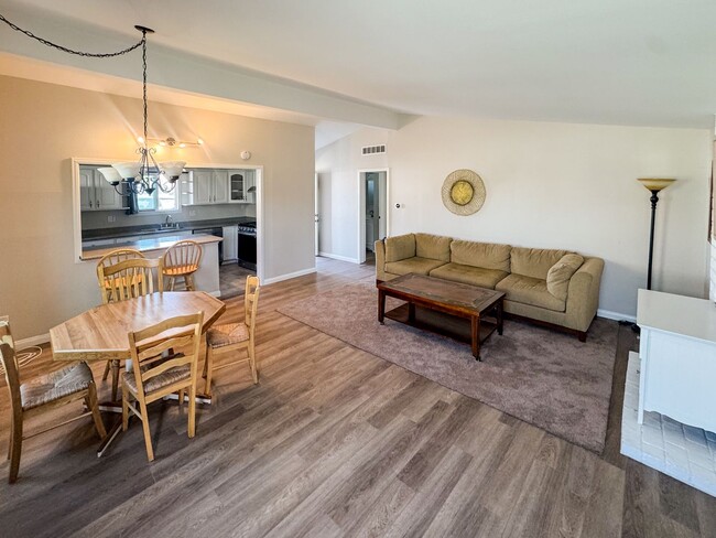 Spacious 3 Bedroom, 2 Bath Home with Large... - Spacious 3 Bedroom, 2 Bath Home with Large...