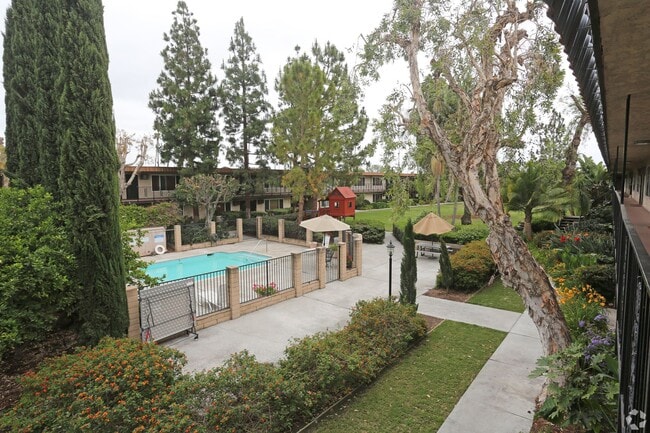 Rancho Monterey - Rancho Monterey Apartments