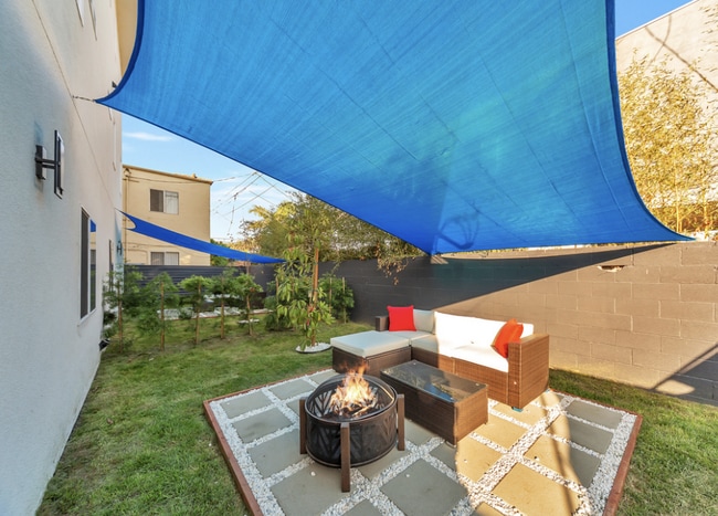 Photo - 2808 S Redondo Blvd Townhome