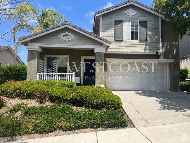 Building Photo - Elegant 3-Bedroom Home in Gated Vista Comm...