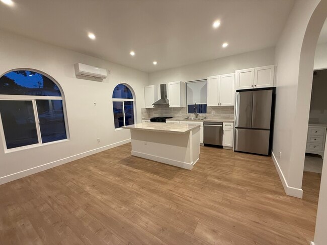 Building Photo - Burnside Residences