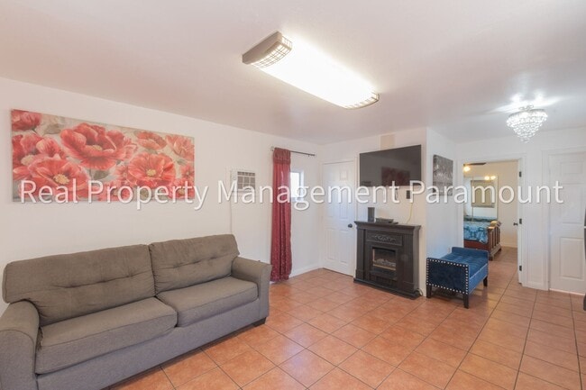 Photo - 1362 E 61st St Unit 1364 1/2