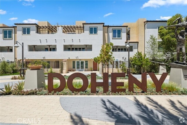 Building Photo - 3189 Doheny Way Rental