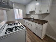 Photo - Updated LARGE Bright Lower One Bedroom in ... House