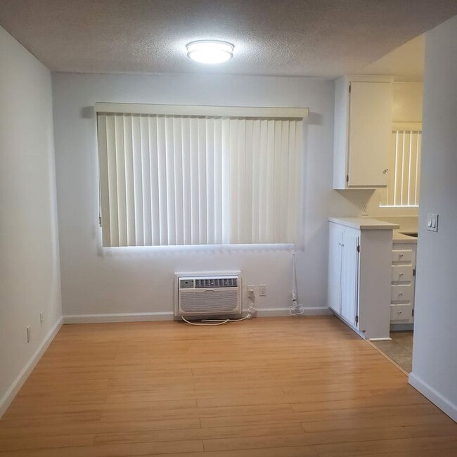 Photo - 2212 S Bentley Ave Apartment