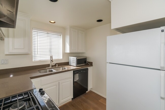 Photo - w22144 Unit 221