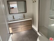 Photo - 366 1/2 E Hillsdale St