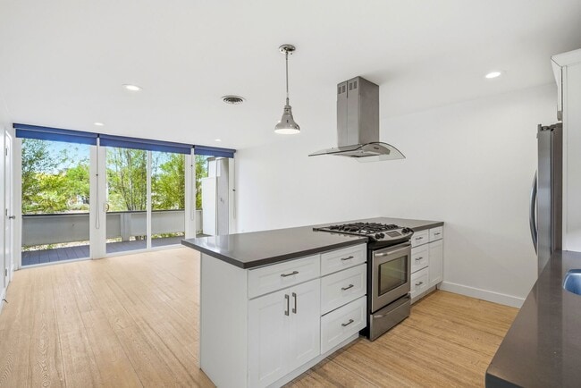 Photo - 4200 Shorecrest Ln Unit Apt. 4202