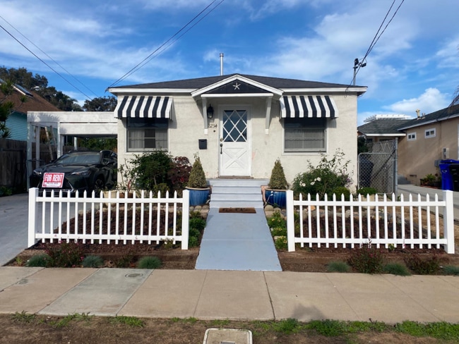 Building Photo - 2234 Seaside St