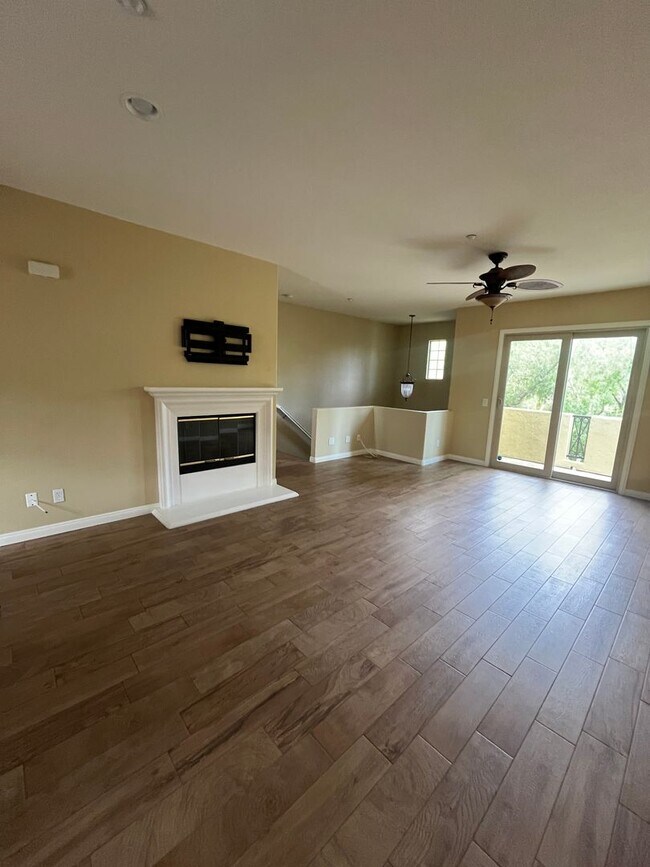 Photo - 2544 Escala Cir