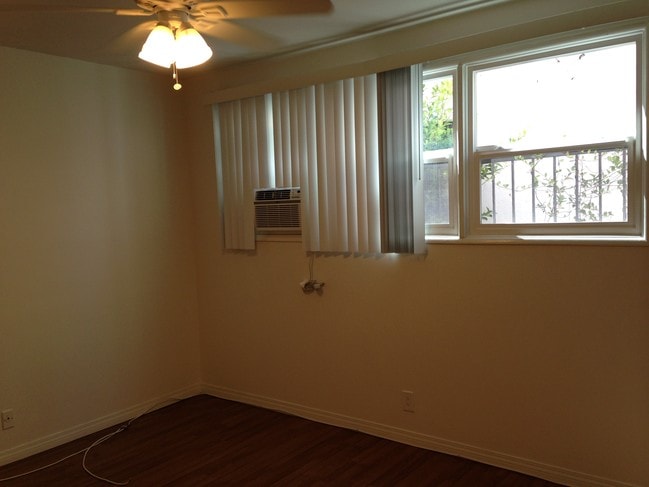 Building Photo - 425 Doheny S Dr Unit 7