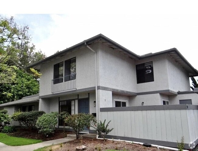 Building Photo - 3 BR Townhouse Located on UCSD Bus Line w/...