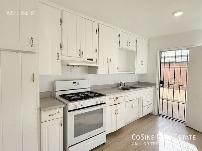 Photo - 629 E 3rd St