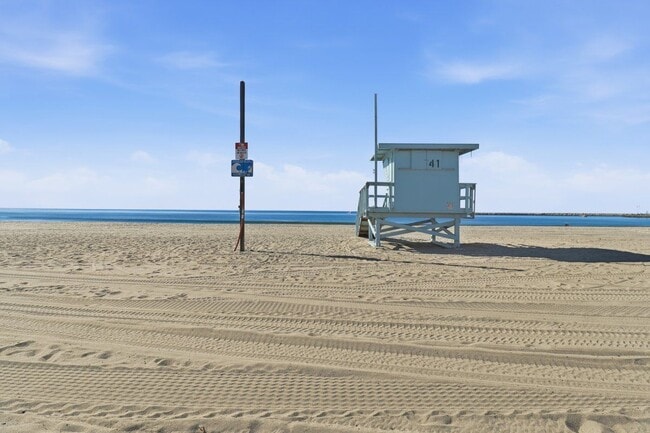 Photo - 6400 Pacific Ave