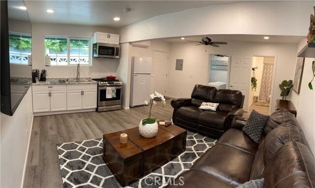 Photo - 723 N Quince Ave Townhome