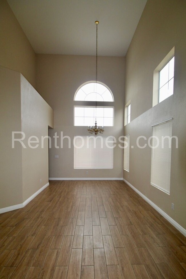 Photo - 11597 Trailbrush Point