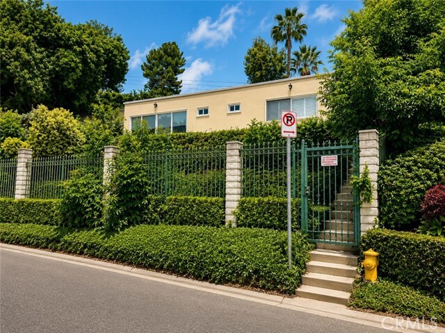 Building Photo - 18048 Karen Dr