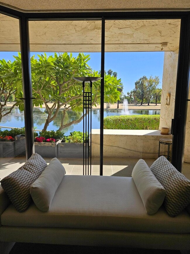 Photo - 910 Island Dr Unit 113