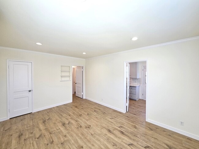 Photo - 1401 W Victory Blvd Unit 1401