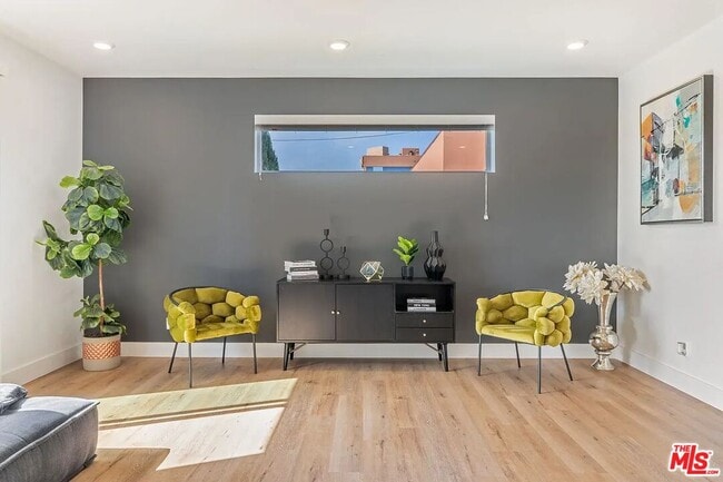 Photo - 4637 Laurel Canyon Blvd