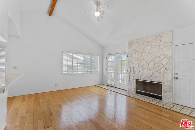 Building Photo - 1204 Bay St Rental