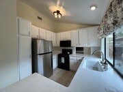 Photo - REMODELED + MOVE-IN READY 3+2 w/all applia... House