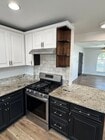 Photo - !! MOVE-IN SPECIAL !!  Bright Carson Front House Duplex with Modern Finishes Unit 2672 E. Washington Street