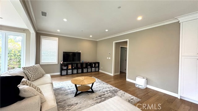 Photo - 58 Ivory Petal