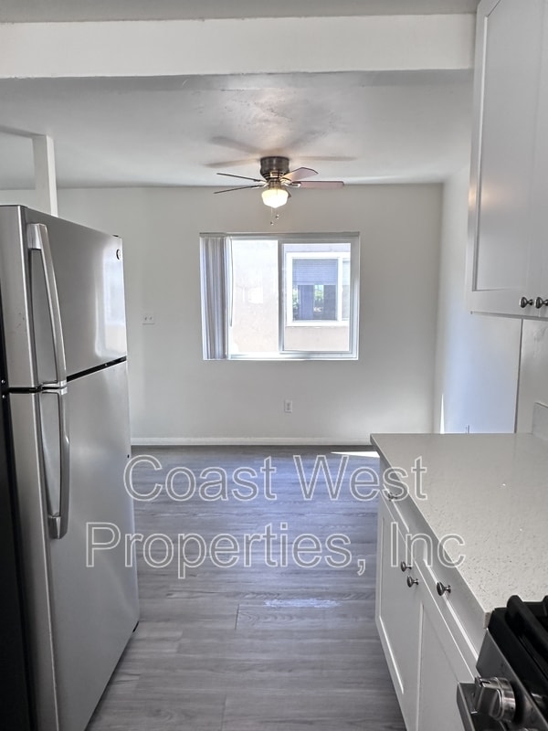 Photo - 822 Tourmaline St